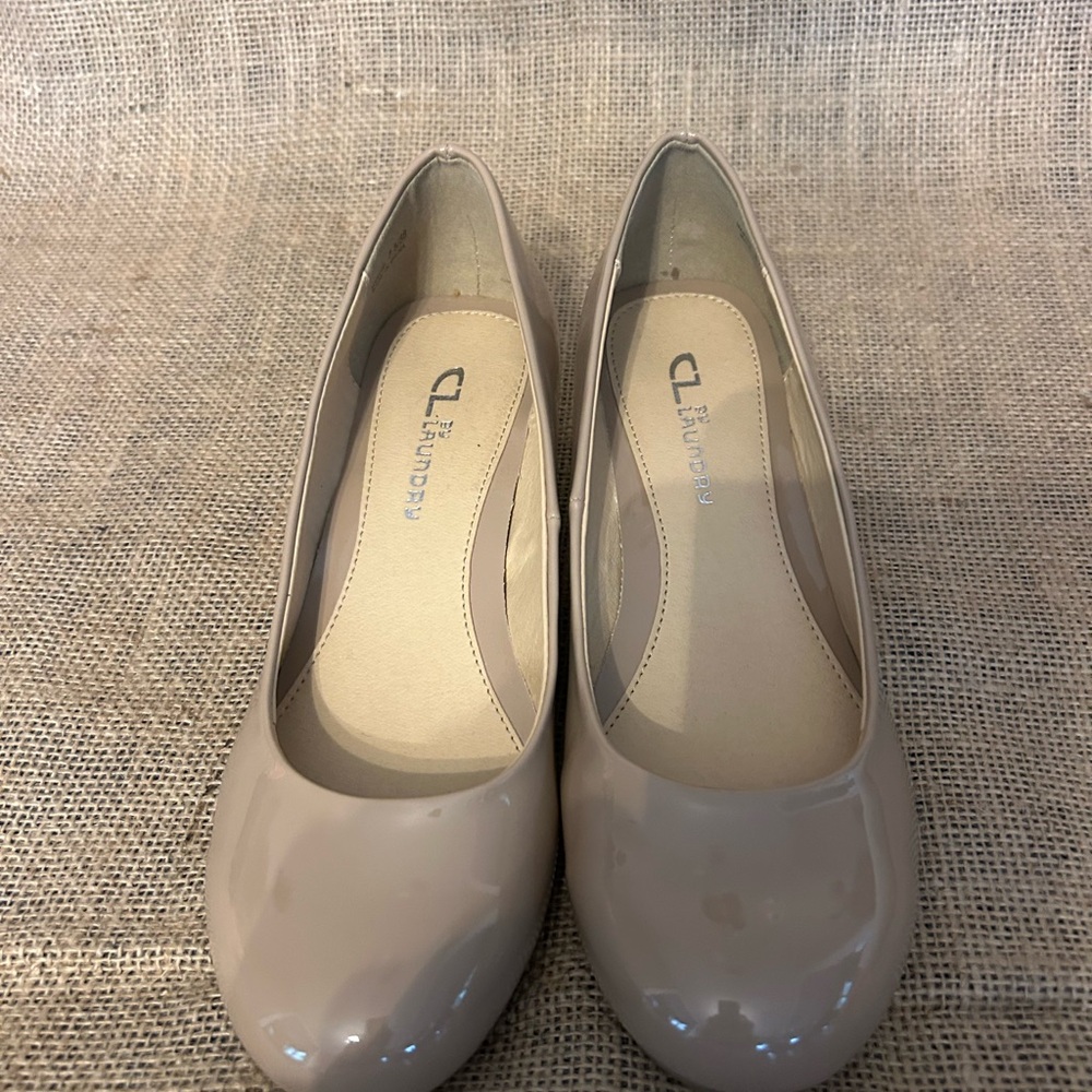 CL by Laundry Women's Beige Heels